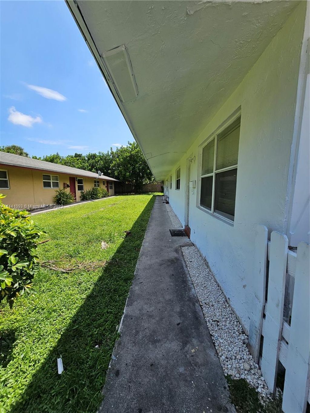 Photo of 500 SW 2nd St, Pompano Beach, FL 33060 (MLS # A11441093)