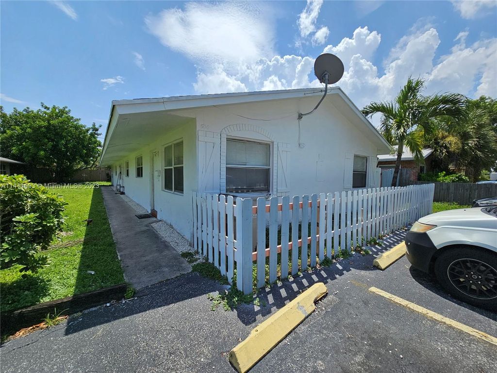 Photo of 500 SW 2nd St, Pompano Beach, FL 33060 (MLS # A11441093)