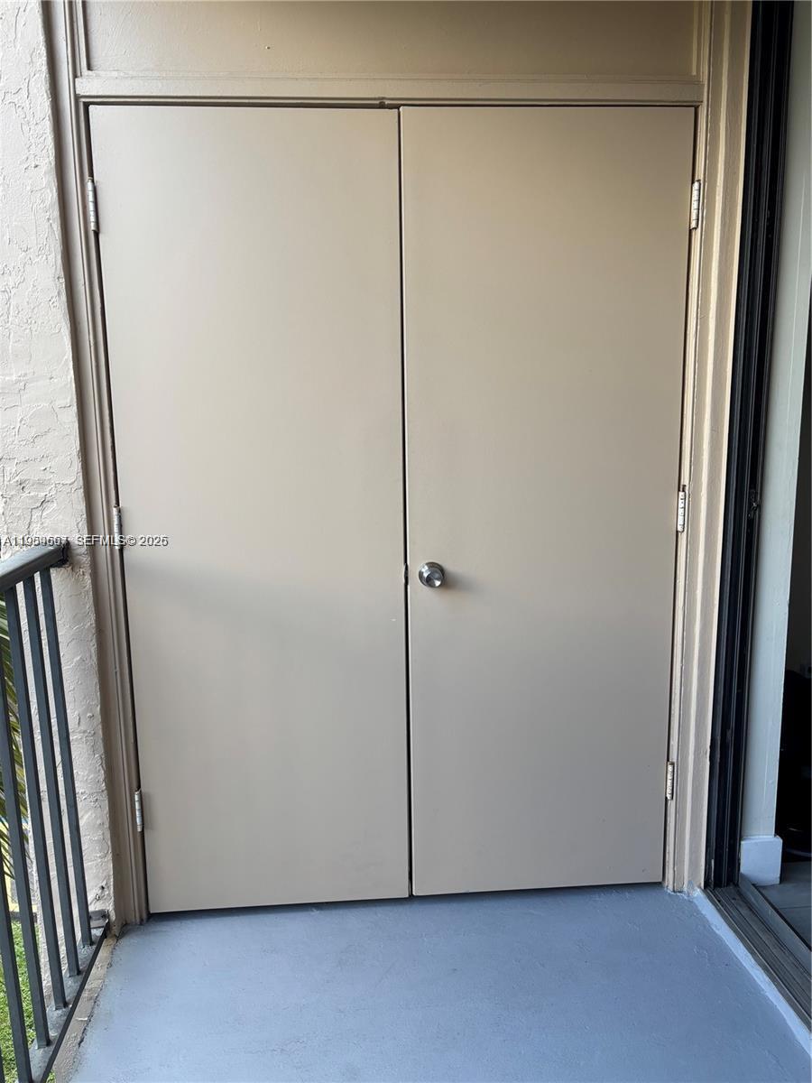 PROMENADE AT KENDALE LAKE - Residential Lease