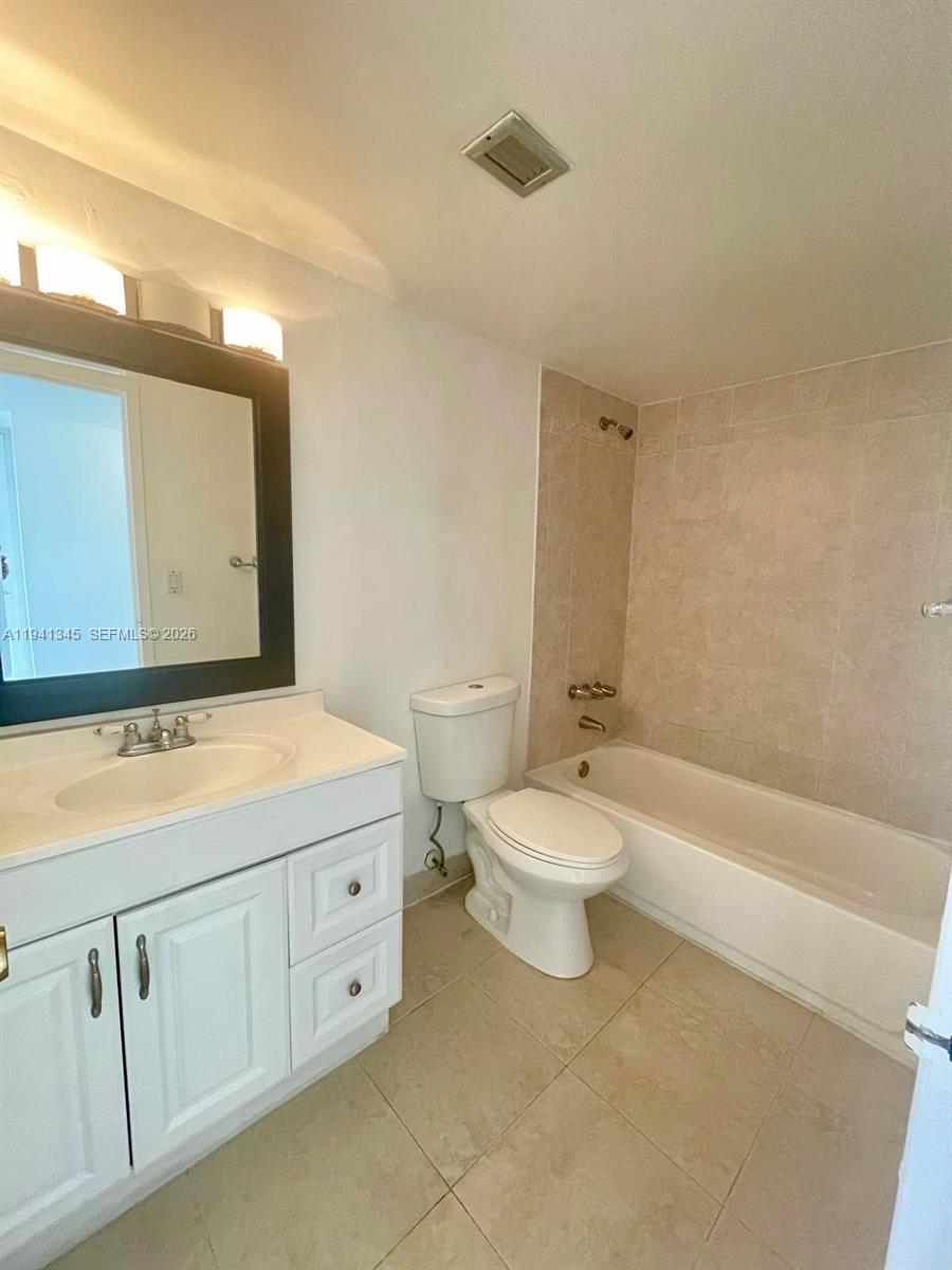 KEYSTONE HARBOR CLUB COND - Residential