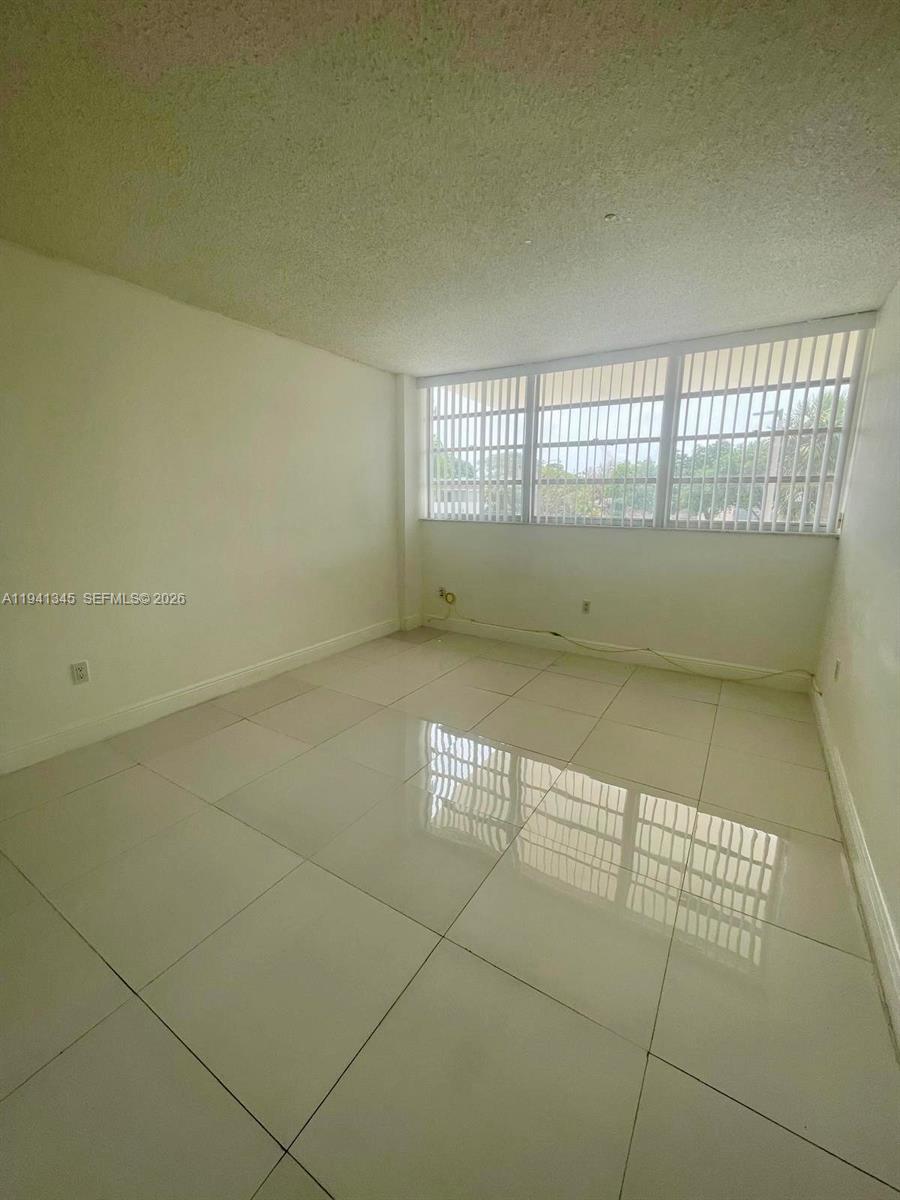 KEYSTONE HARBOR CLUB COND - Residential