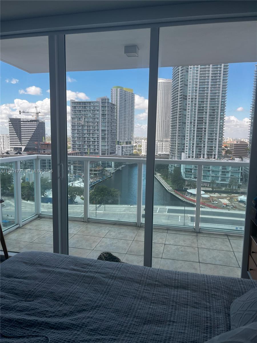 BRICKELL ON THE RIVER N T - Residential Lease