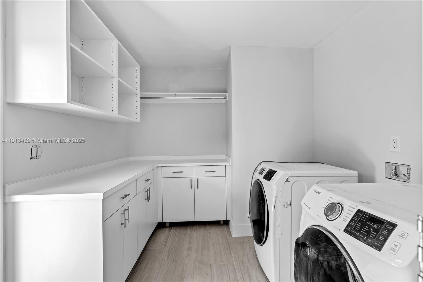 SPANISH VILLAS - Residential