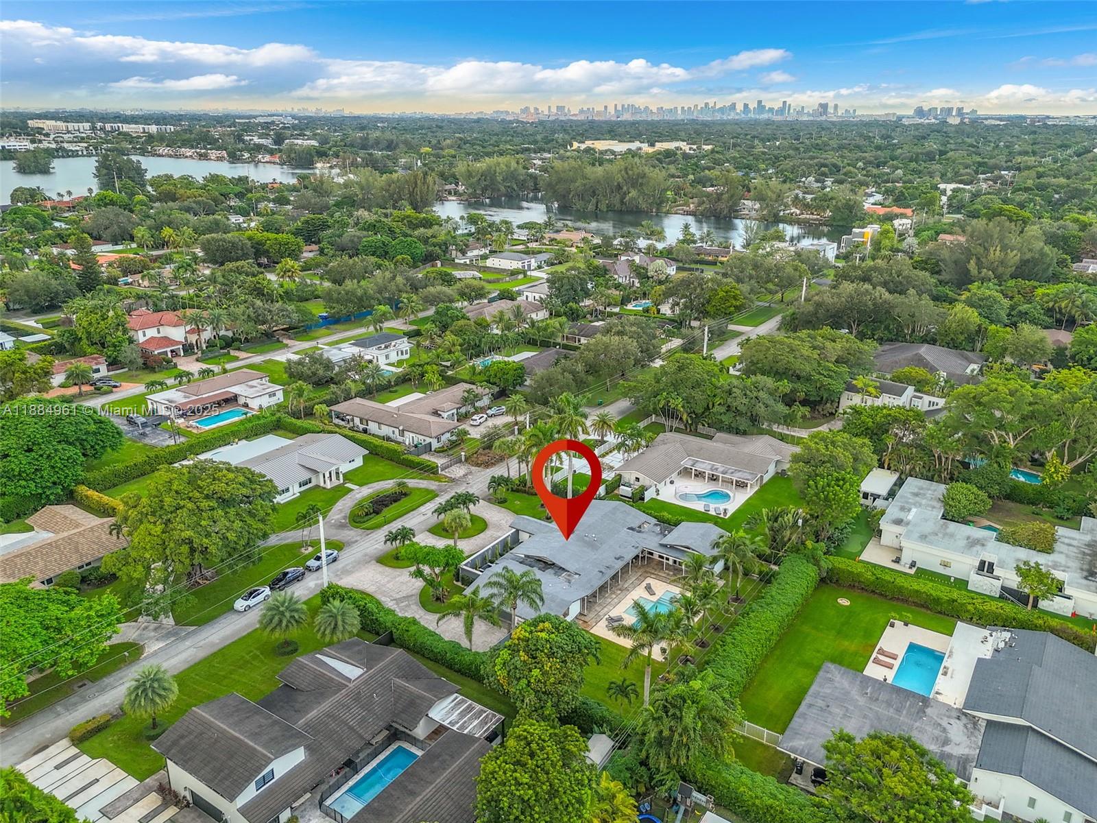 COLLEGE MNR - Residential