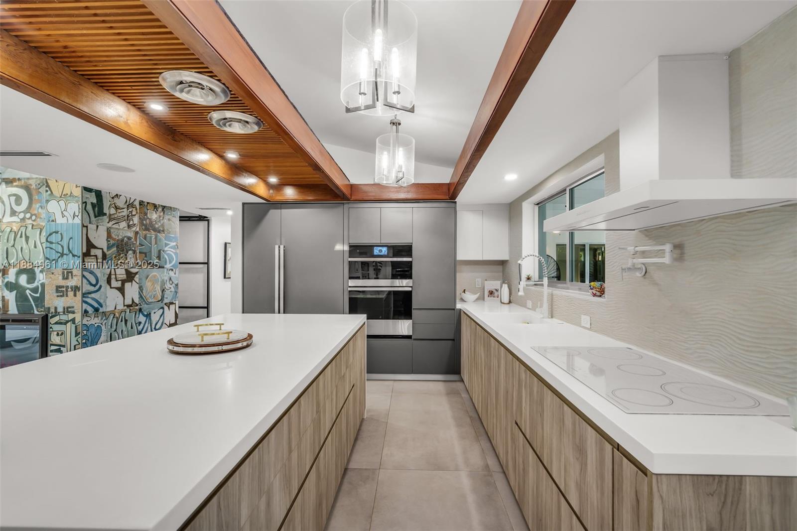 COLLEGE MNR - Residential