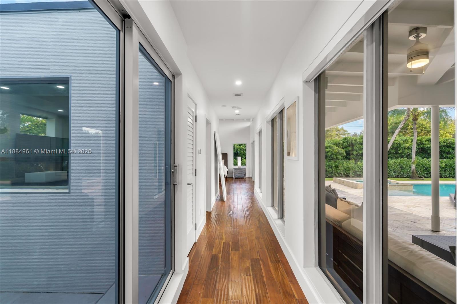 COLLEGE MNR - Residential