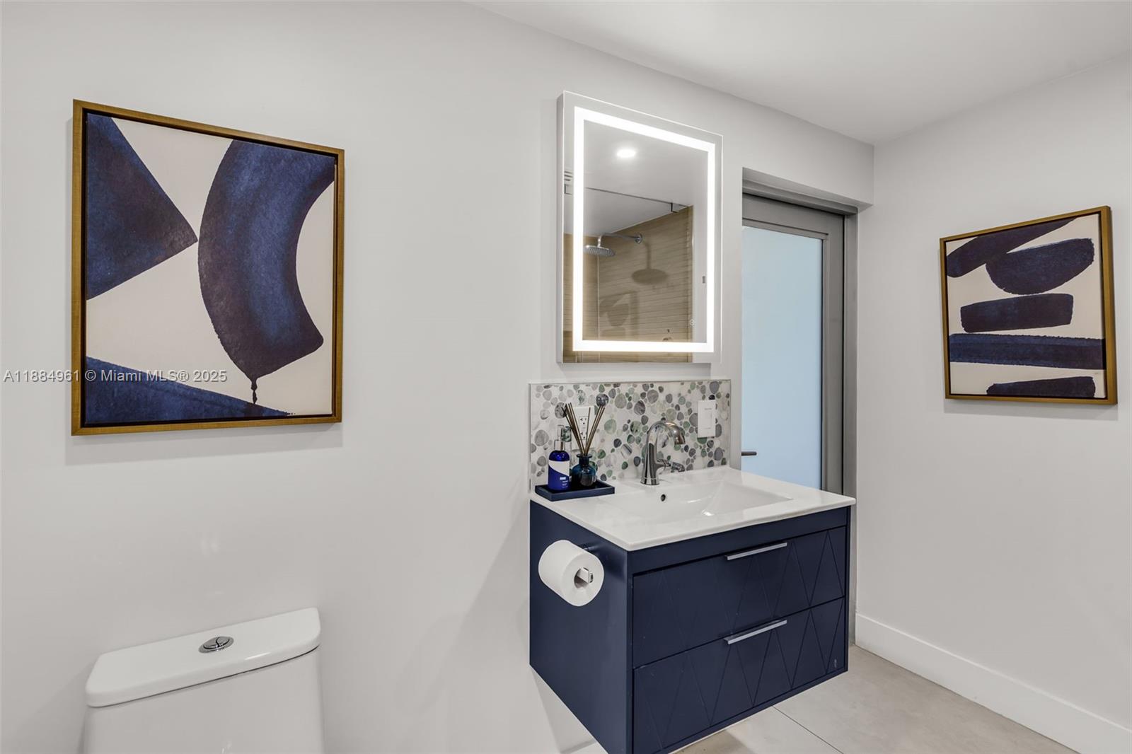 COLLEGE MNR - Residential