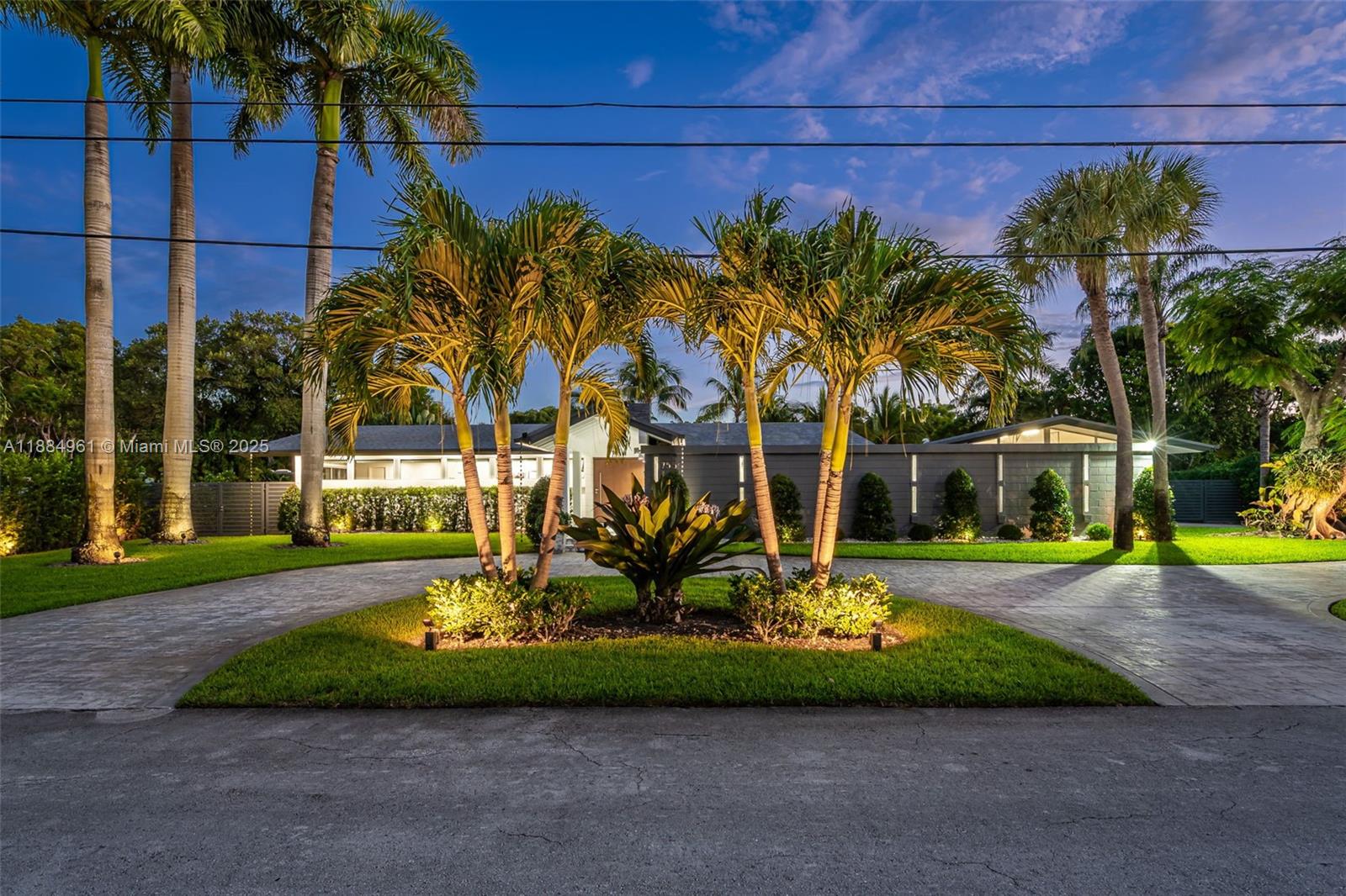 COLLEGE MNR - Residential