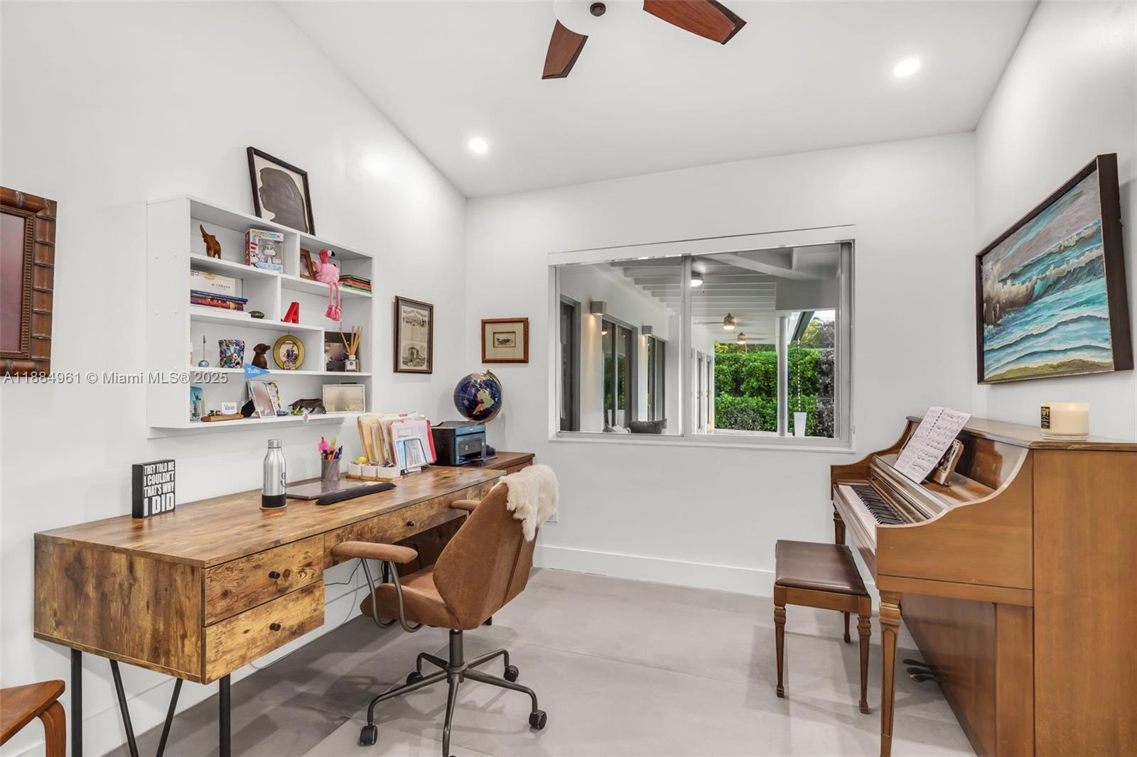 COLLEGE MNR - Residential