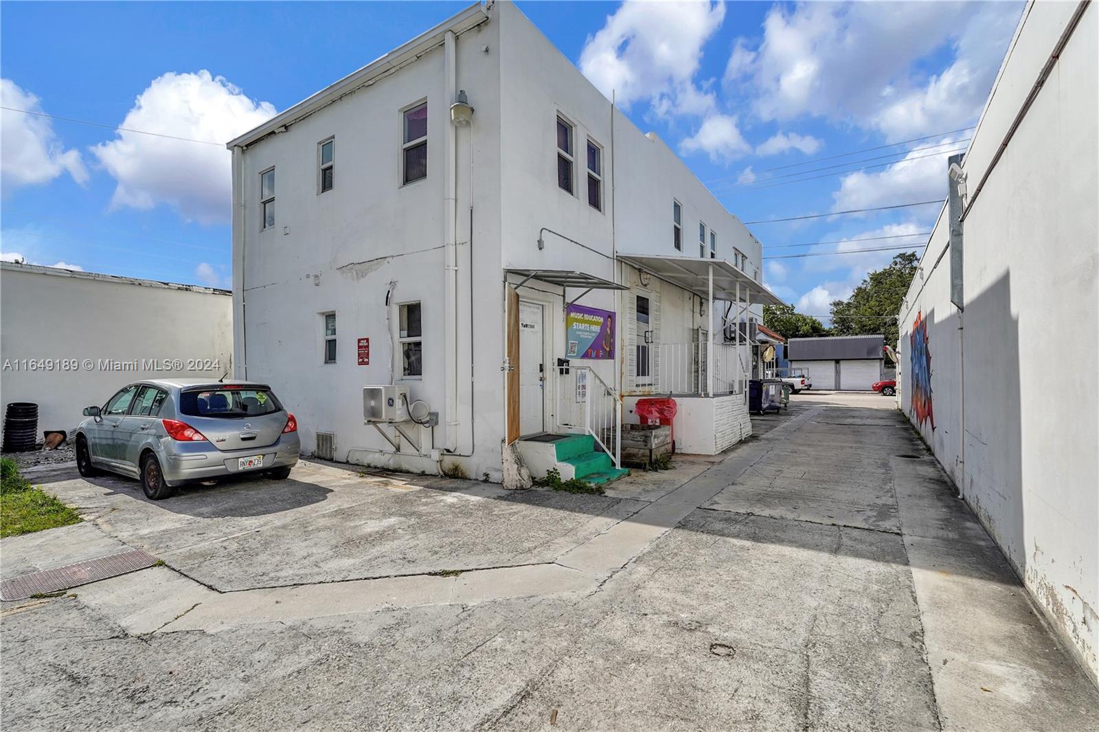 1260 NW 29th St