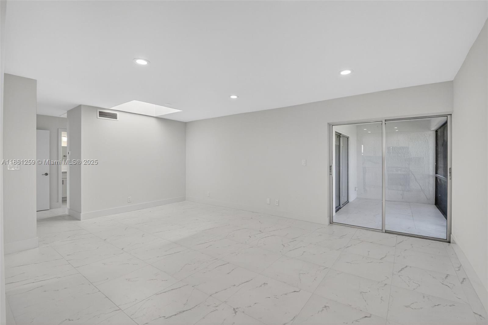 WHISPER WALK - Residential