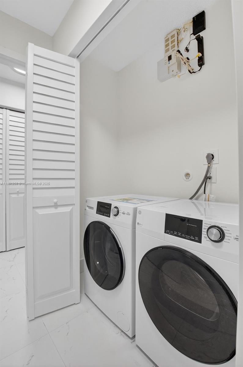 WHISPER WALK - Residential