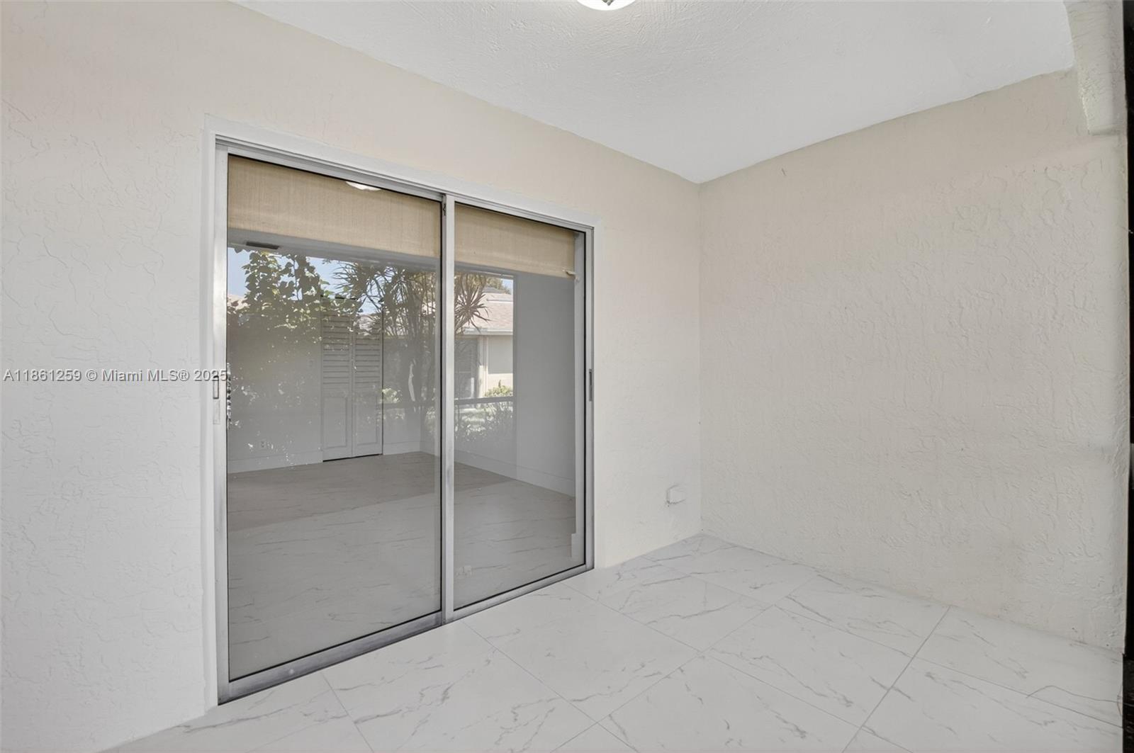 WHISPER WALK - Residential