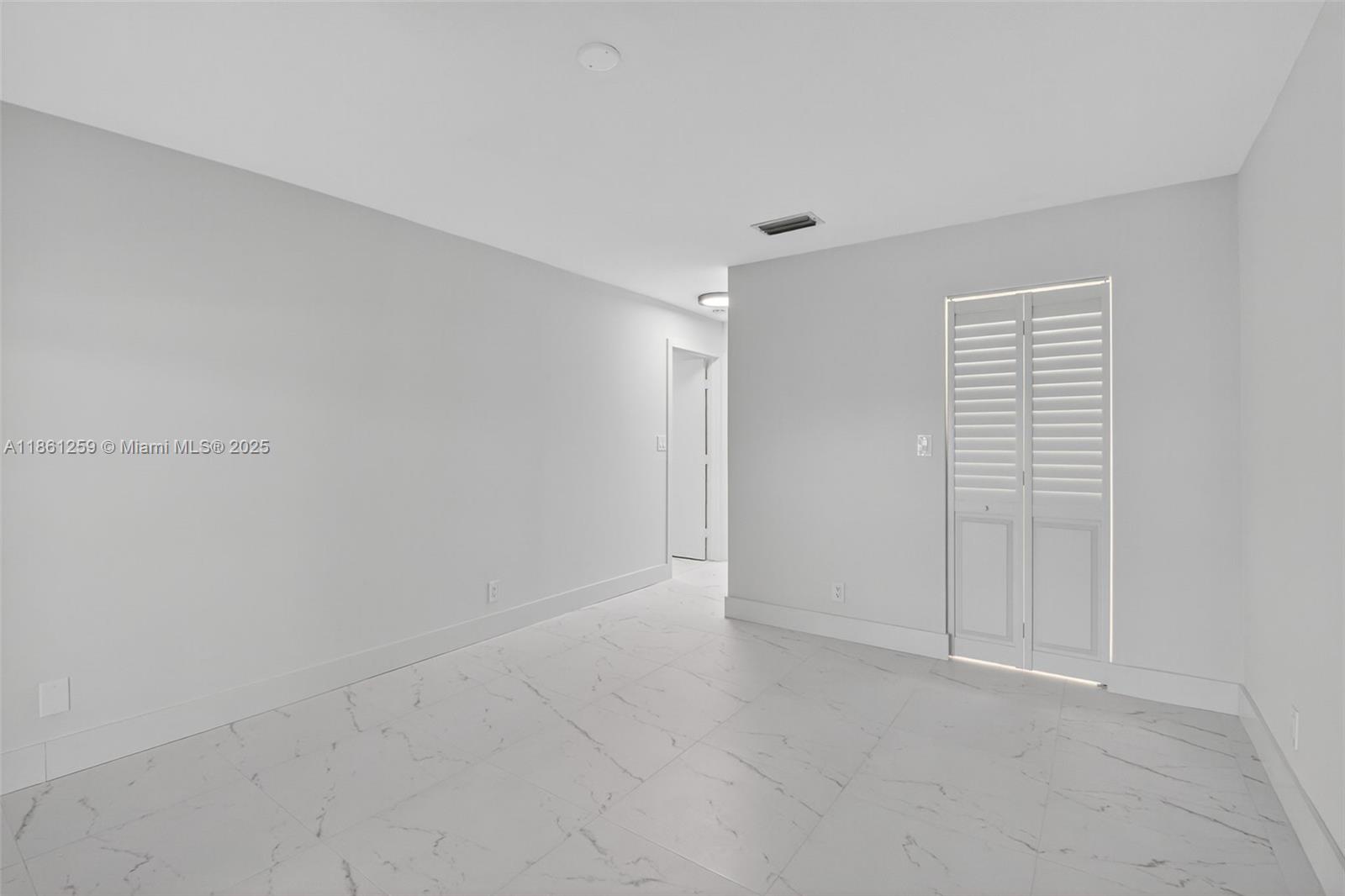 WHISPER WALK - Residential