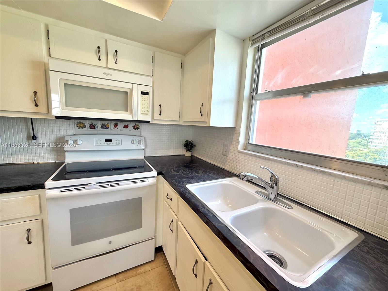 BUCKLEY TOWERS CONDO - EA - Residential