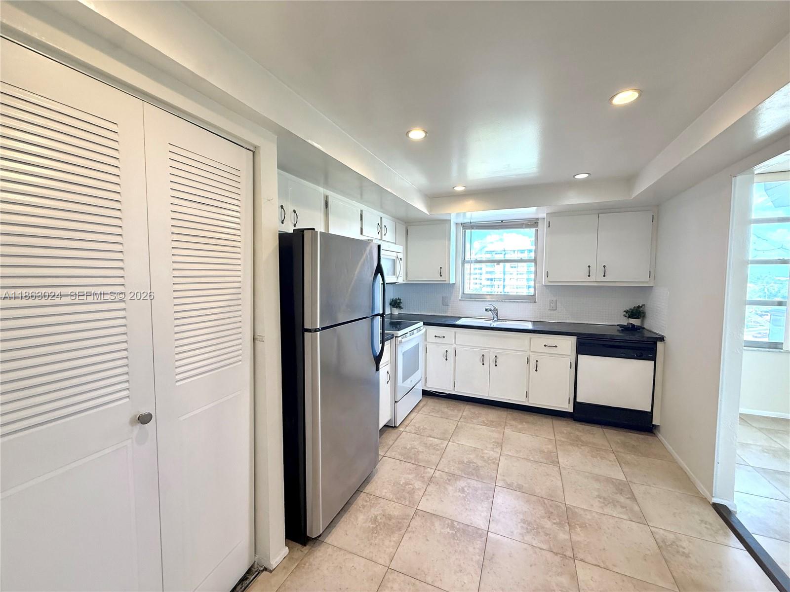 BUCKLEY TOWERS CONDO - EA - Residential