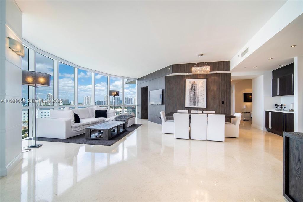 TRUMP PALACE CONDO - Residential