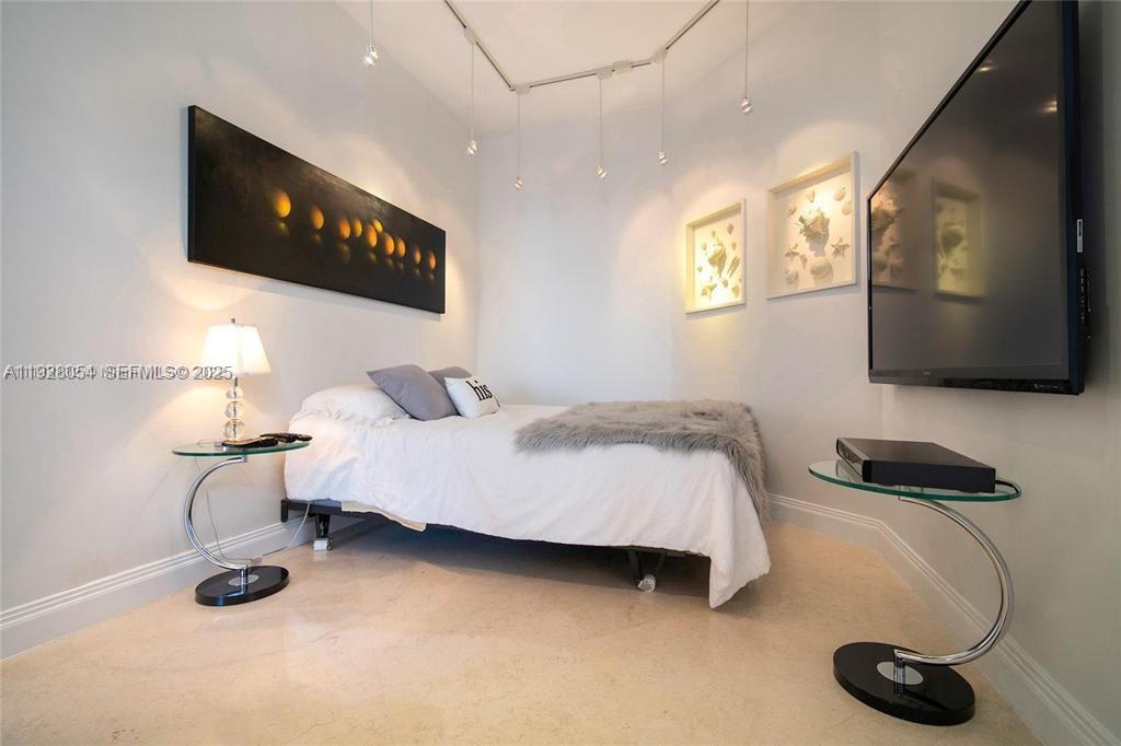 TRUMP PALACE CONDO - Residential