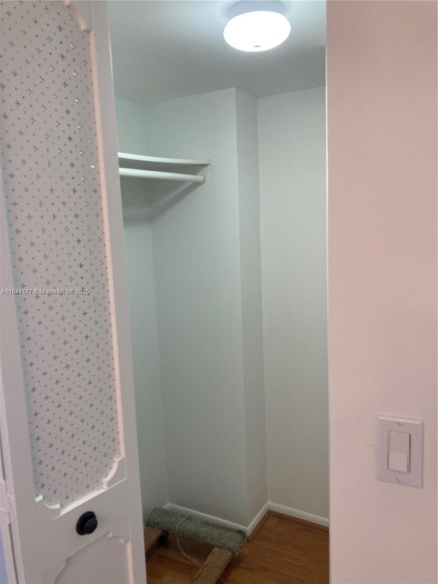 BISCAYA III CONDO - Residential