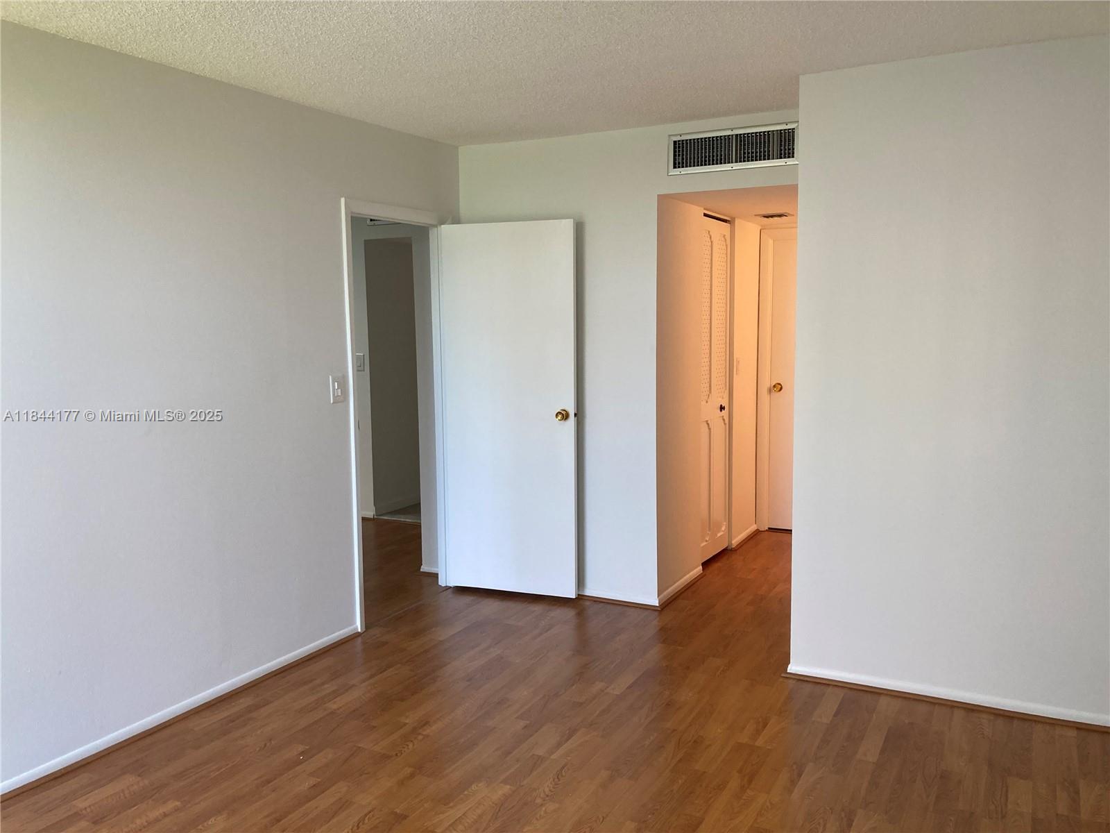 BISCAYA III CONDO - Residential