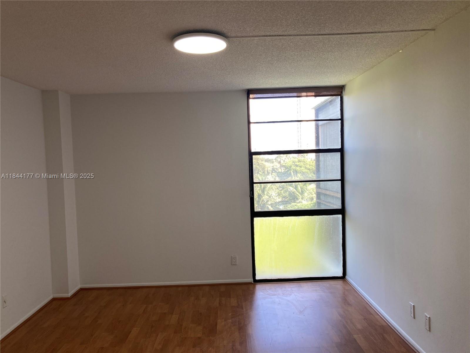 BISCAYA III CONDO - Residential