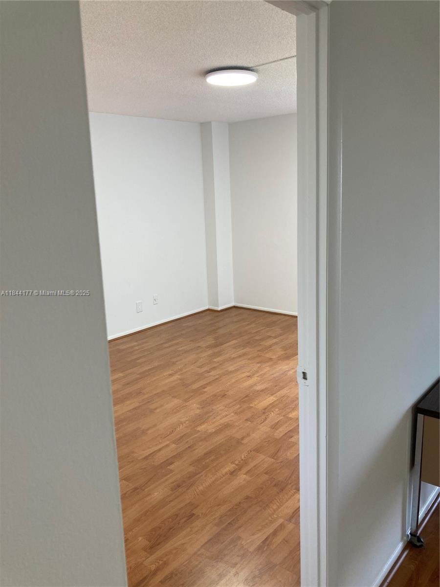 BISCAYA III CONDO - Residential