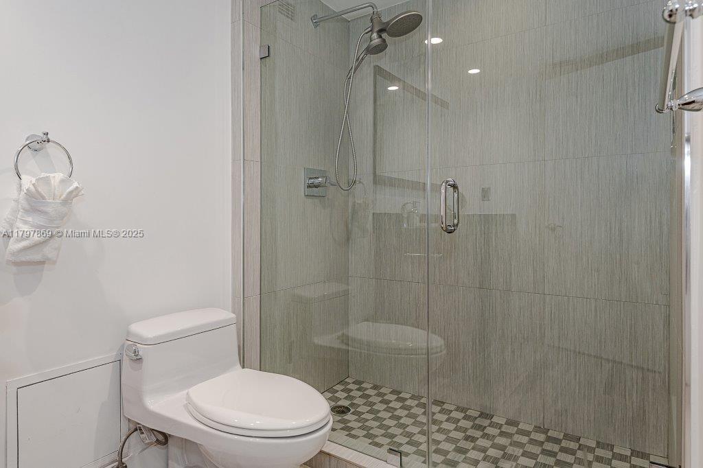 RONEY PALACE CONDO - Residential