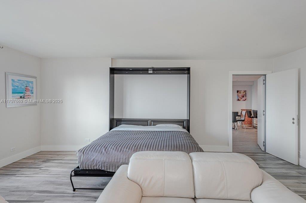 RONEY PALACE CONDO - Residential
