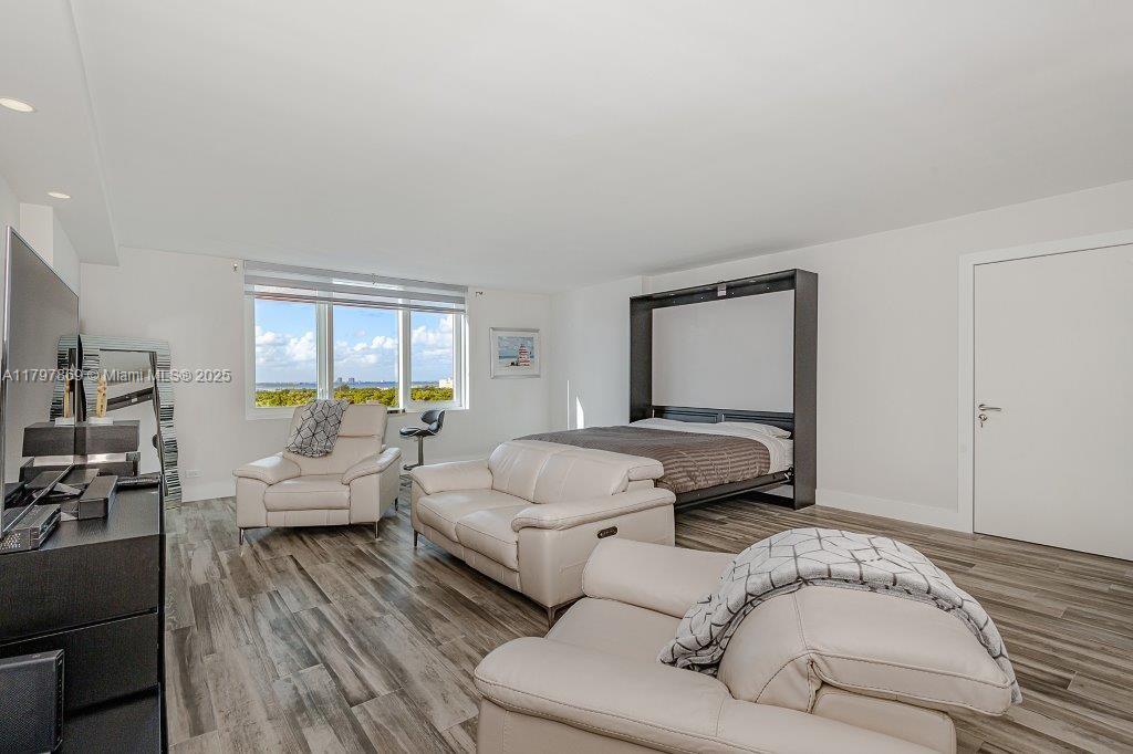 2301 Collins Ave 1532