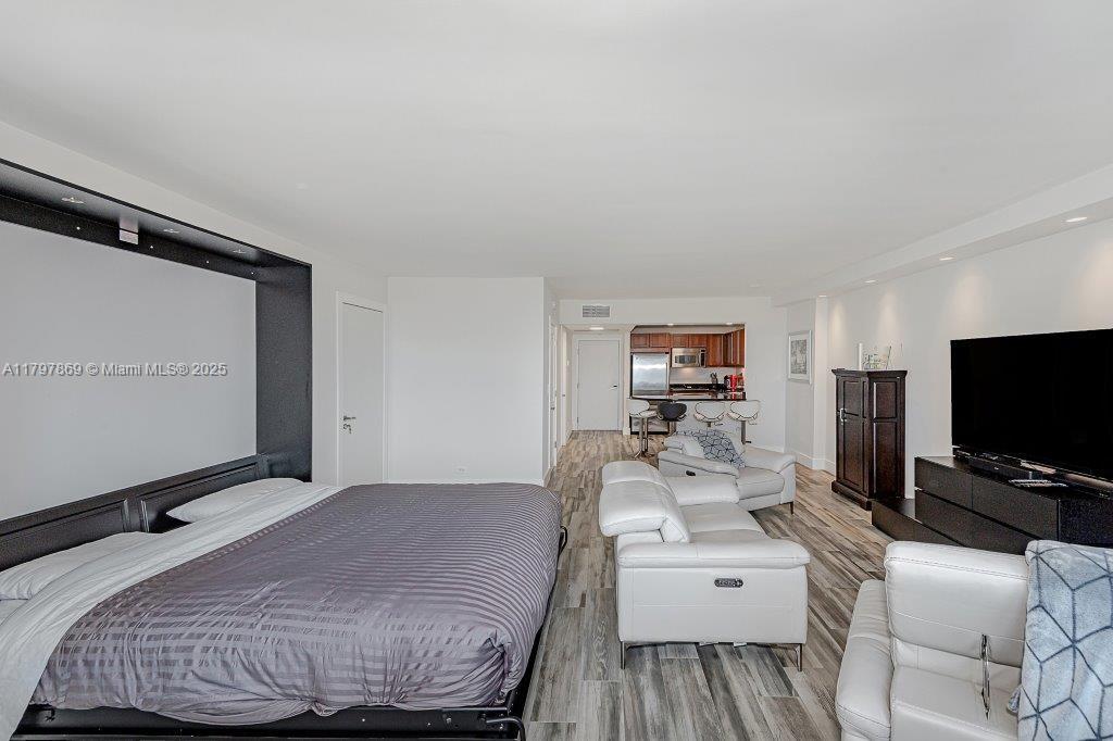 RONEY PALACE CONDO - Residential