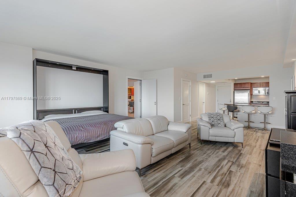 RONEY PALACE CONDO - Residential