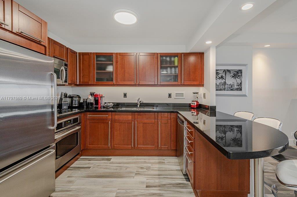RONEY PALACE CONDO - Residential