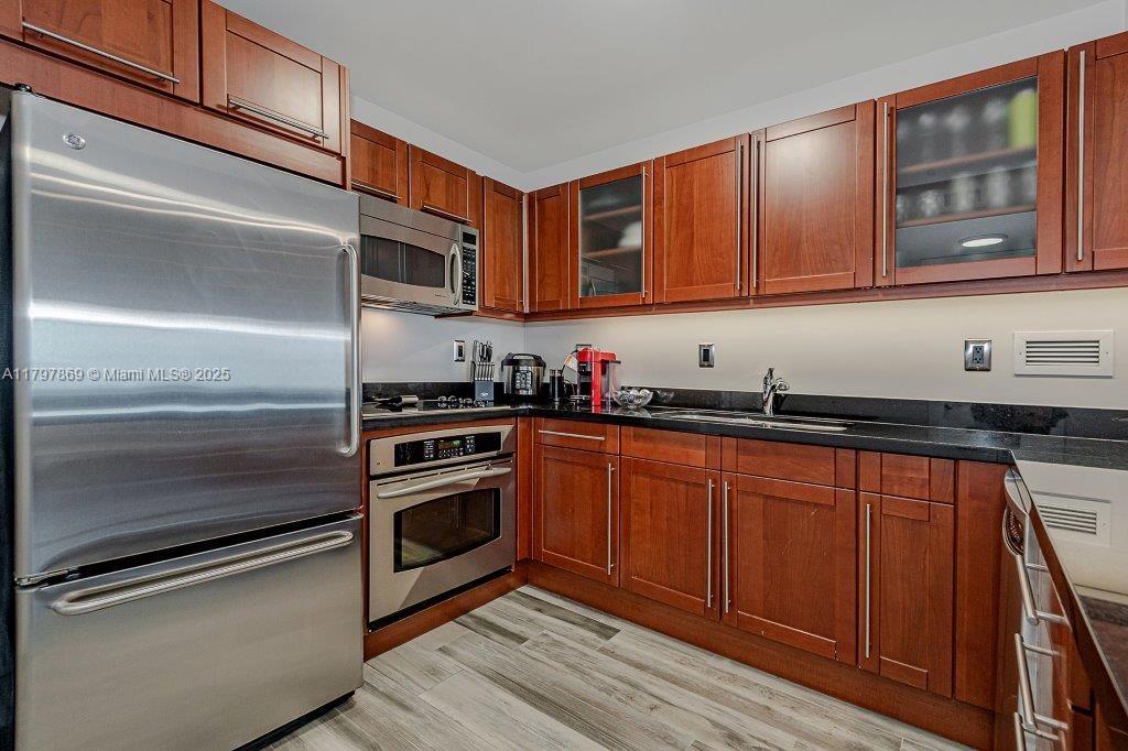 RONEY PALACE CONDO - Residential