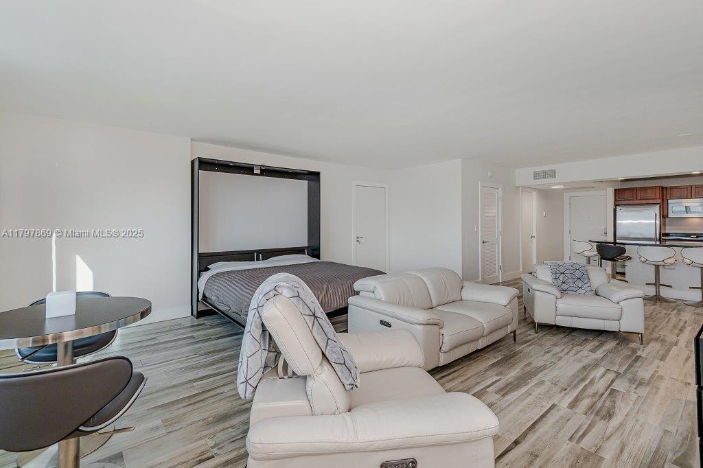RONEY PALACE CONDO - Residential