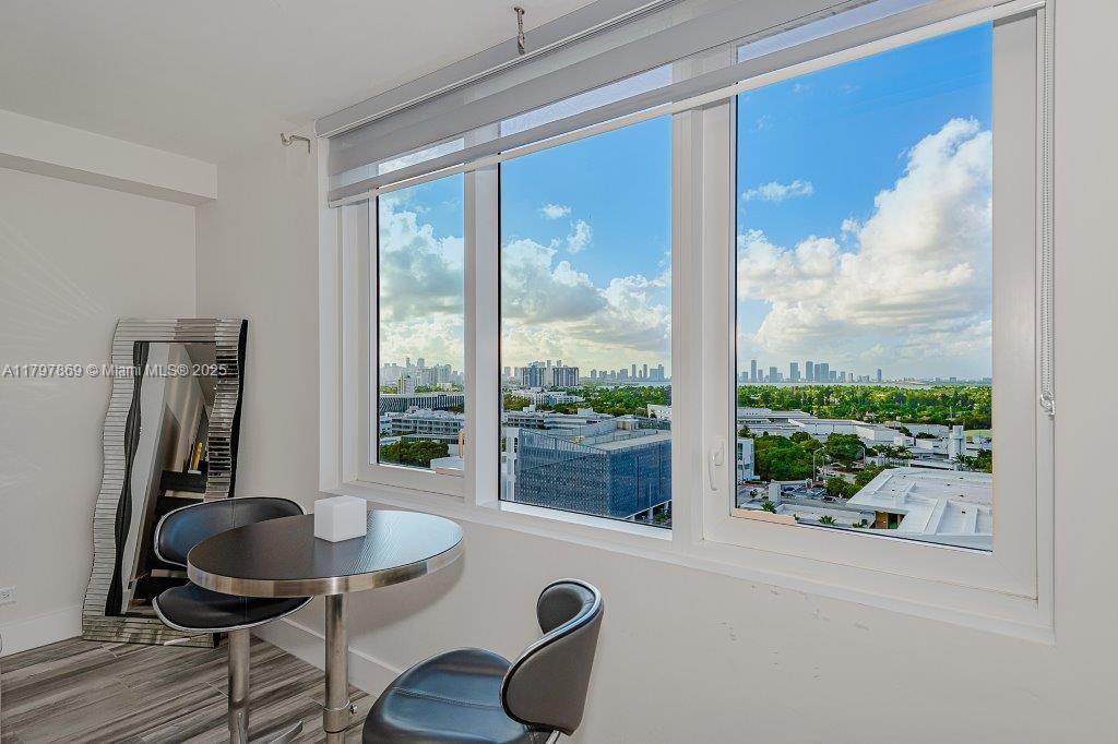 RONEY PALACE CONDO - Residential