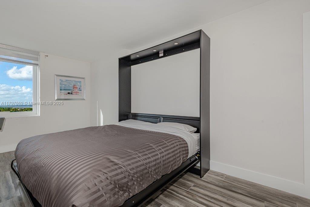 RONEY PALACE CONDO - Residential