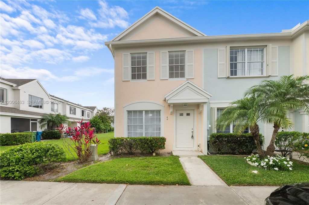 Photo of 40 Simonton Cir #40, Weston, FL 33326 (MLS # A12006463)
