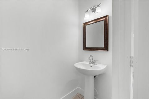 Tiny photo for 40 Simonton Cir #40, Weston, FL 33326 (MLS # A12006463)