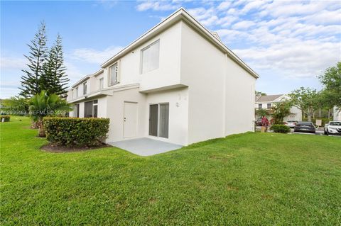 Tiny photo for 40 Simonton Cir #40, Weston, FL 33326 (MLS # A12006463)