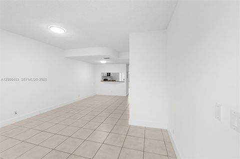 Tiny photo for 40 Simonton Cir #40, Weston, FL 33326 (MLS # A12006463)