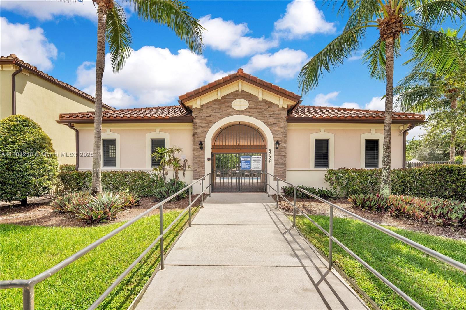 SABAL PALM BY PRESTIGE - Residential