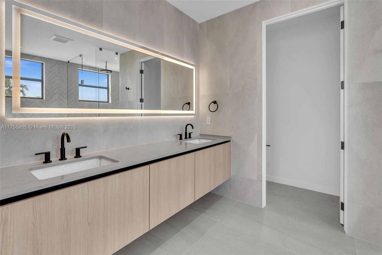 SILVER BLUFF GARDENS - Residential