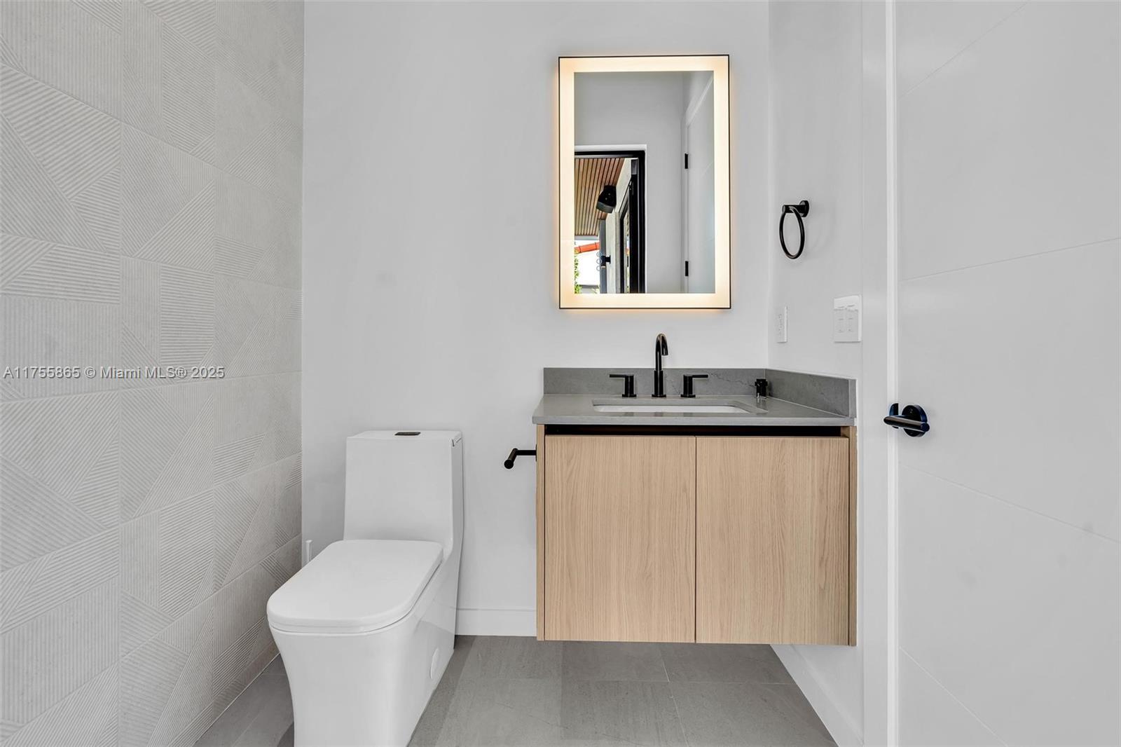 SILVER BLUFF GARDENS - Residential