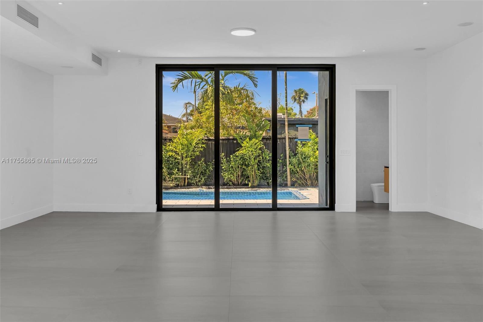 SILVER BLUFF GARDENS - Residential