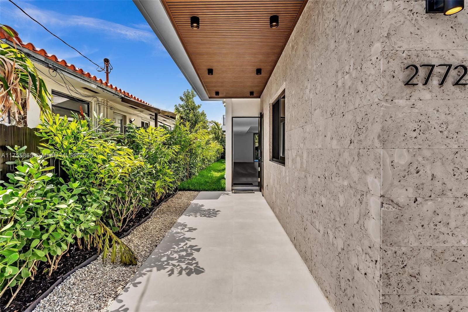 SILVER BLUFF GARDENS - Residential