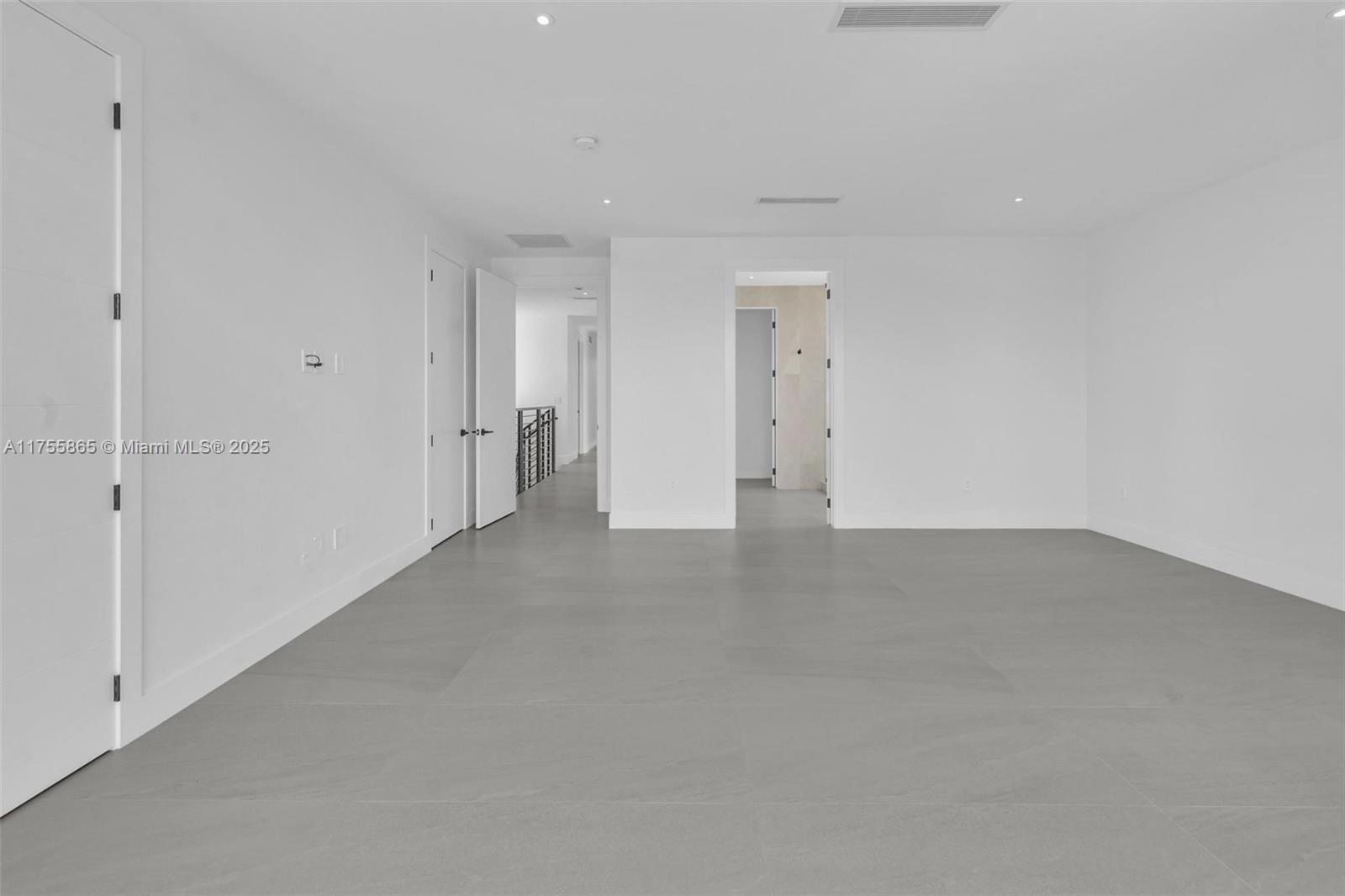 SILVER BLUFF GARDENS - Residential