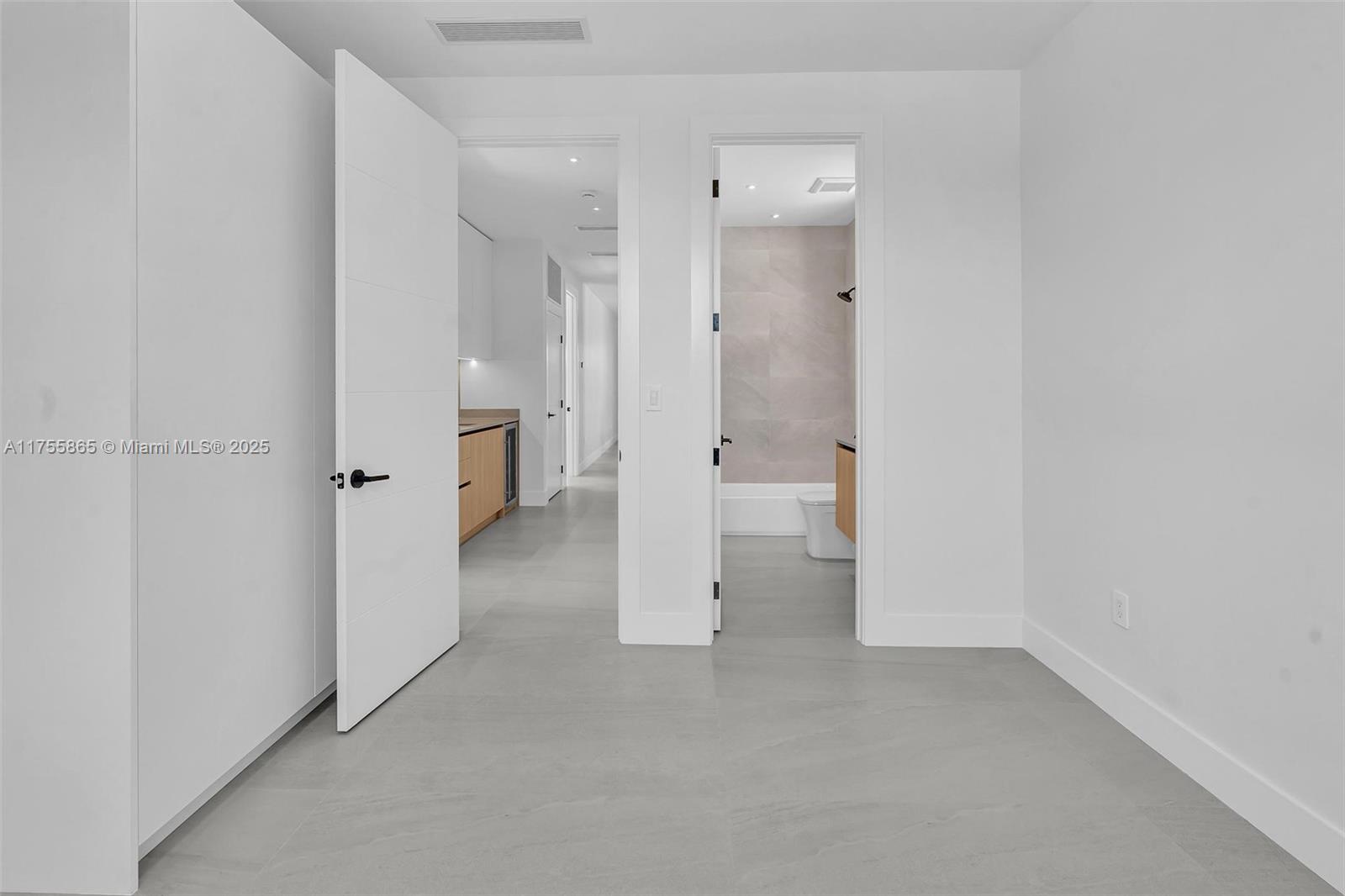 SILVER BLUFF GARDENS - Residential