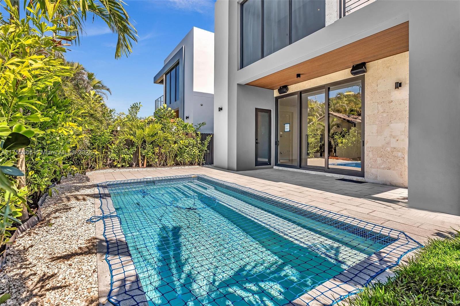 SILVER BLUFF GARDENS - Residential