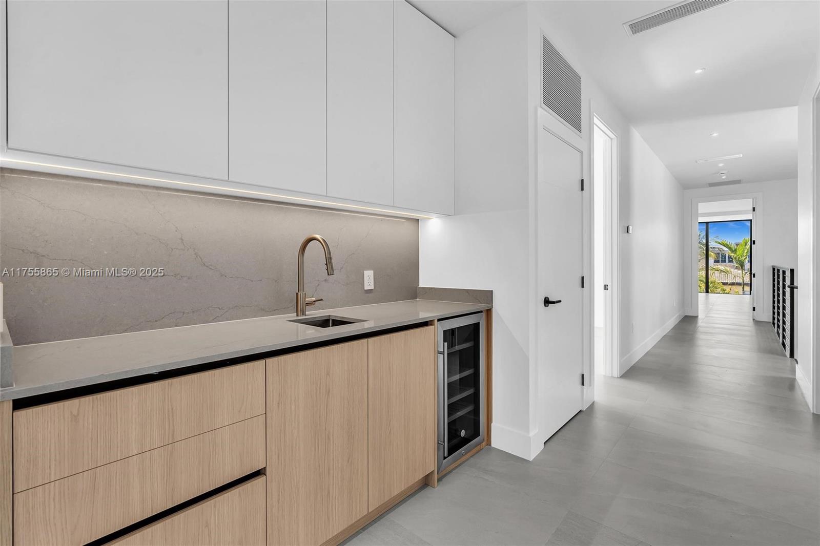 SILVER BLUFF GARDENS - Residential