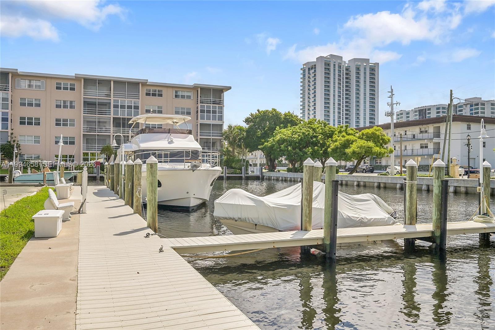 PALM CLUB CO-OP - Residential